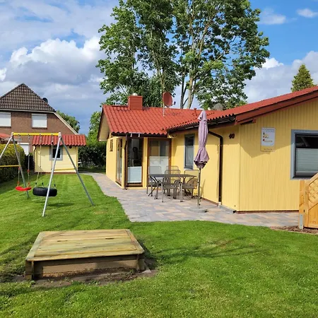 Kinderfreundliches 6 Personen Mit Zwei Duschen Und Toiletten, Sauna, Whirlpool Und Einem Wintergarten Mit Kaminofen In *