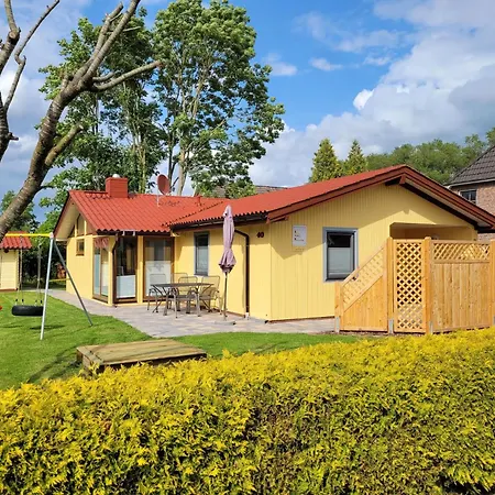 Kinderfreundliches 6 Personen Mit Zwei Duschen Und Toiletten, Sauna, Whirlpool Und Einem Wintergarten Mit Kaminofen In *