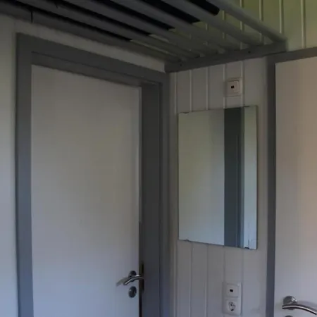Kinderfreundliches 6 Personen Mit Zwei Duschen Und Toiletten, Sauna, Whirlpool Und Einem Wintergarten Mit Kaminofen In Hébergement de vacances Otterndorf