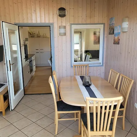 Prázdninový dům Kinderfreundliches 6 Personen Mit Zwei Duschen Und Toiletten, Sauna, Whirlpool Und Einem Wintergarten Mit Kaminofen In