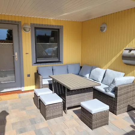 Сasa de vacaciones Kinderfreundliches 6 Personen Mit Zwei Duschen Und Toiletten, Sauna, Whirlpool Und Einem Wintergarten Mit Kaminofen In Otterndorf