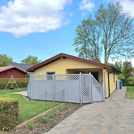 Feriehus Kinderfreundliches 6 Personen Mit Zwei Duschen Und Toiletten, Sauna, Whirlpool Und Einem Wintergarten Mit Kaminofen In Otterndorf