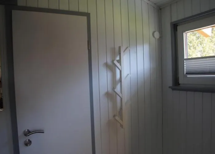 度假居 Kinderfreundliches 6 Personen Mit Zwei Duschen Und Toiletten, Sauna, Whirlpool Und Einem Wintergarten Mit Kaminofen In