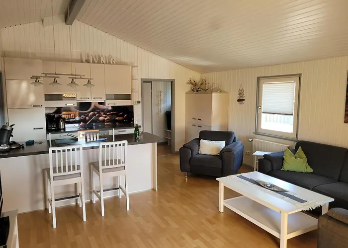 Kinderfreundliches 6 Personen Mit Zwei Duschen Und Toiletten, Sauna, Whirlpool Und Einem Wintergarten Mit Kaminofen In